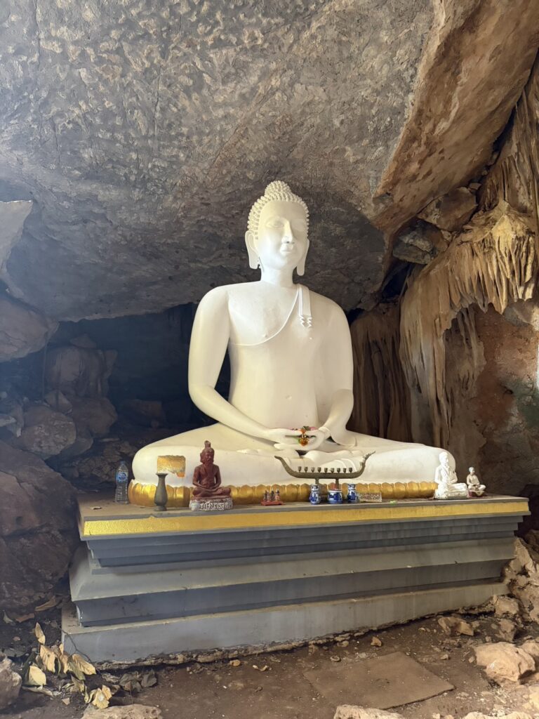 THAM LAPLAE CAVE ถ้ำลับแล : MYSTERIOUS CAVE SURROUNDED BY NATURE s 9338888 0